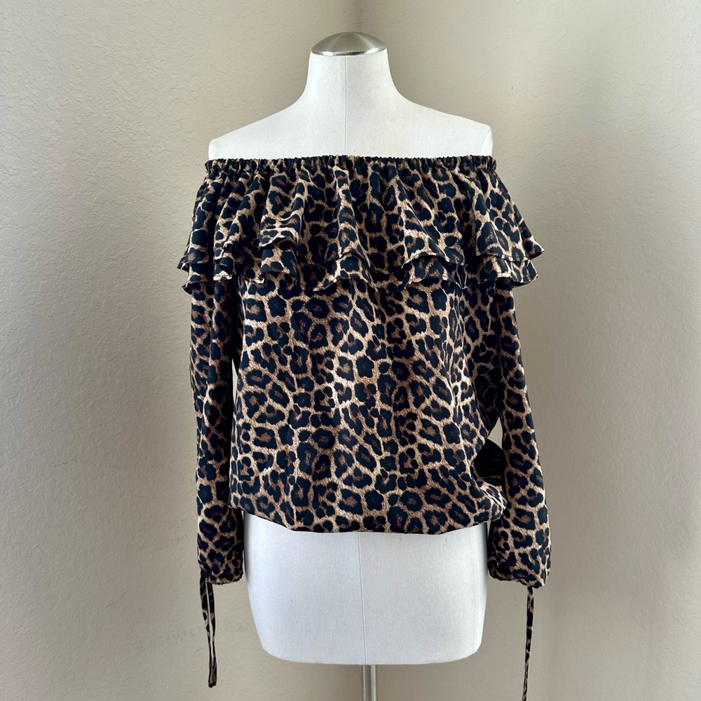 Micheal Michael Kors Off-Shoulder Leopard blouse
